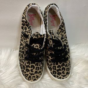 Jellypop “Dallas” Leopard Sneakers in size 11 Medium